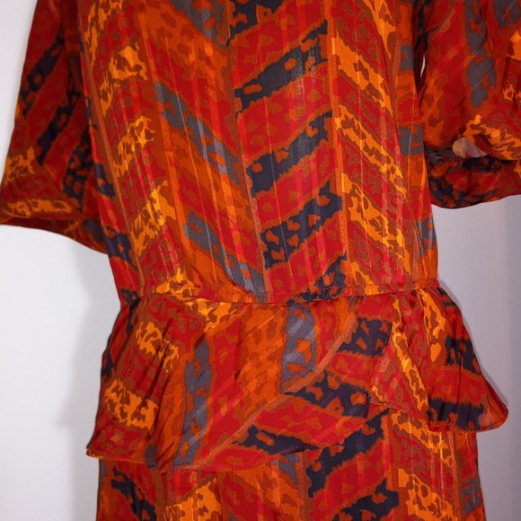 peplum, crew-neck, rust crepe printed dress, vintage from late 1970s-early 1980s - Picture 13 of 15